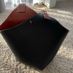 Napa leather tote/purse. Classic black & tan. Made by Maison De Beauteous